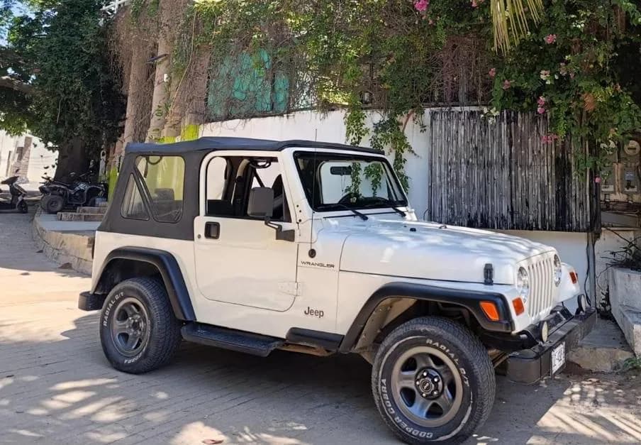 Jeep Wrangler Sport · 4