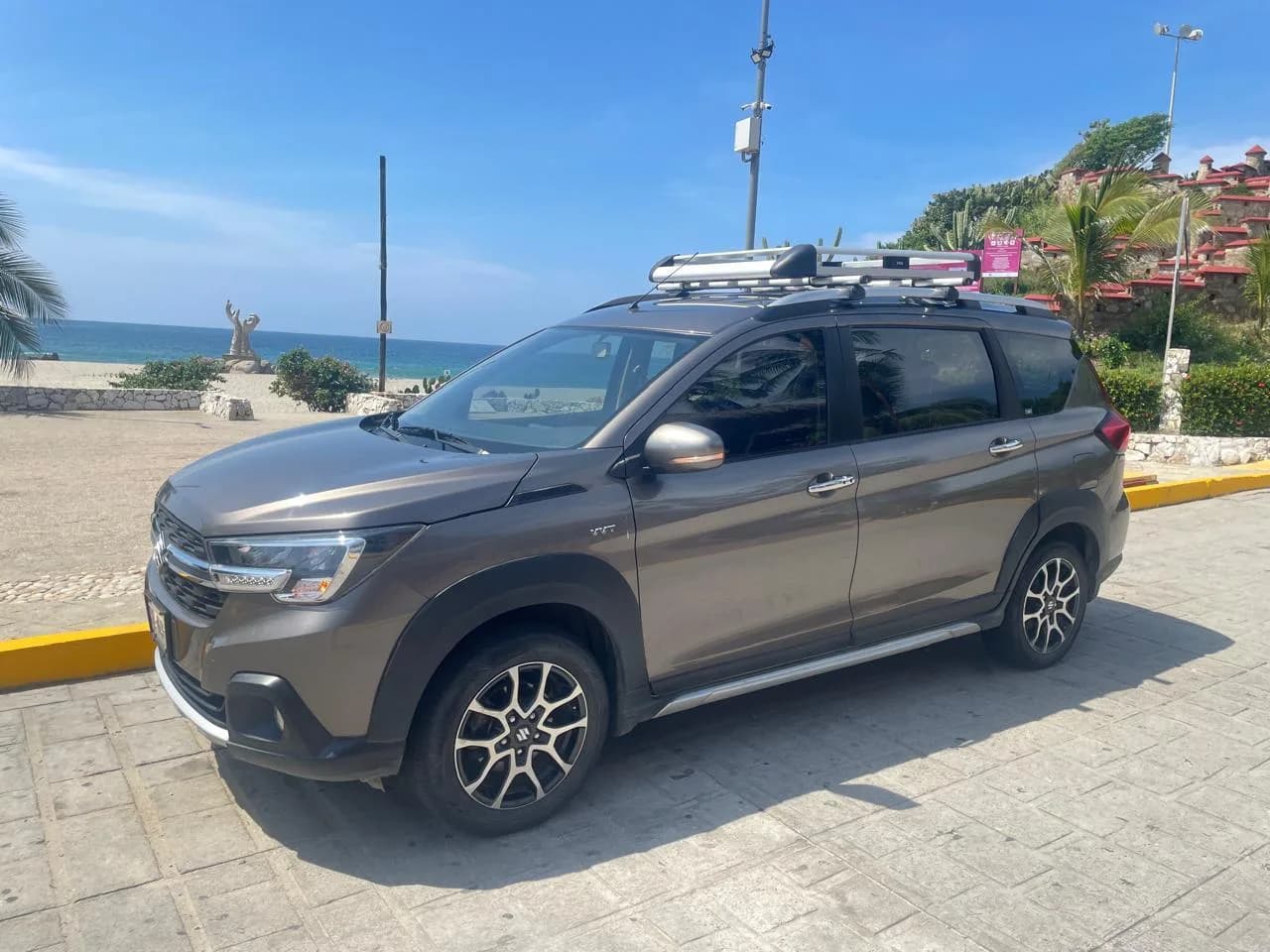 Suzuki XL7